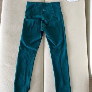 Lululemon size 4